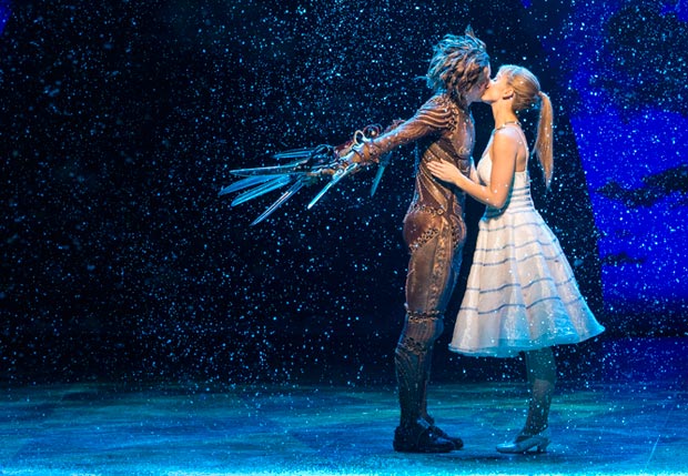 fc-scissorhands-ashley-shaw-dominic-north-snow-kiss_620